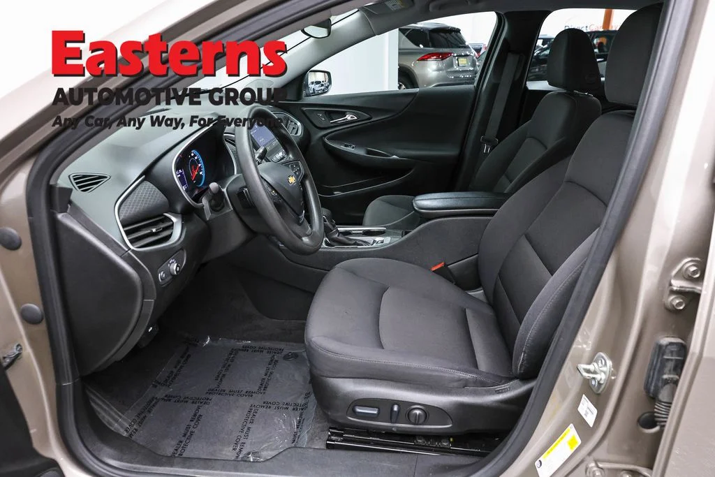 Used 2025 Gray Chevrolet LT image 14