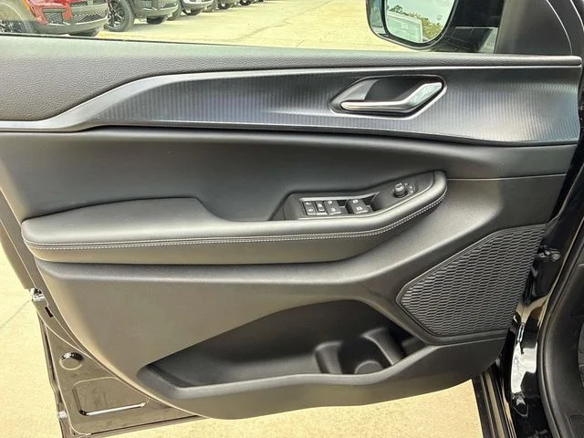 New 2025 Black Jeep Altitude X image 11