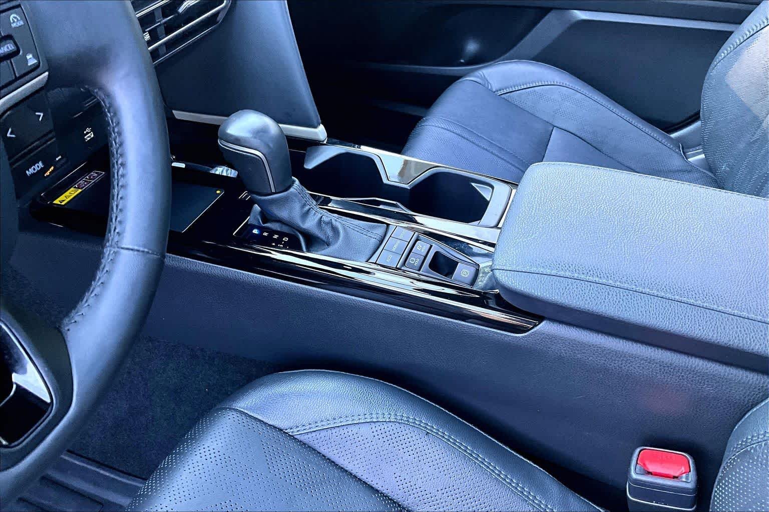 Used 2025 Ocean Gem Toyota XSE image 16