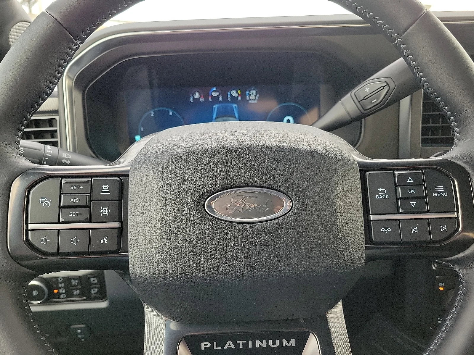 New 2026 Star White Metallic Tri-Coat Ford F-250&reg; Platinum&reg; image 17