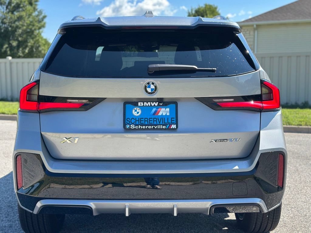 New 2027 Space Silver Metallic BMW xDrive28i image 6