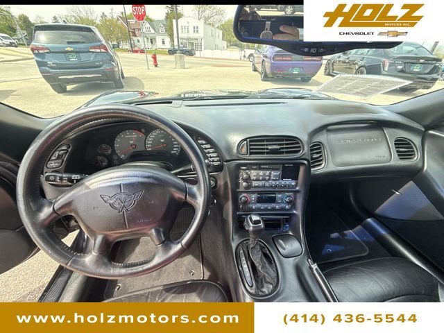Used 2001 Black Chevrolet 2dr Convertible image 18