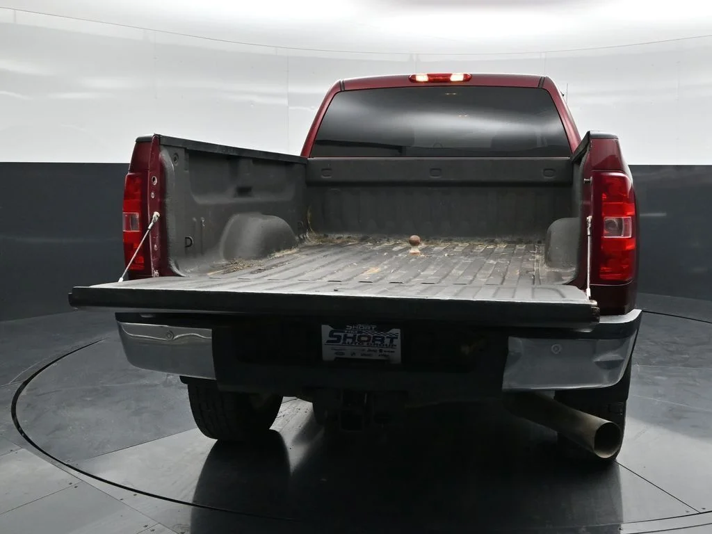 Used 2013 Red Chevrolet LT image 4