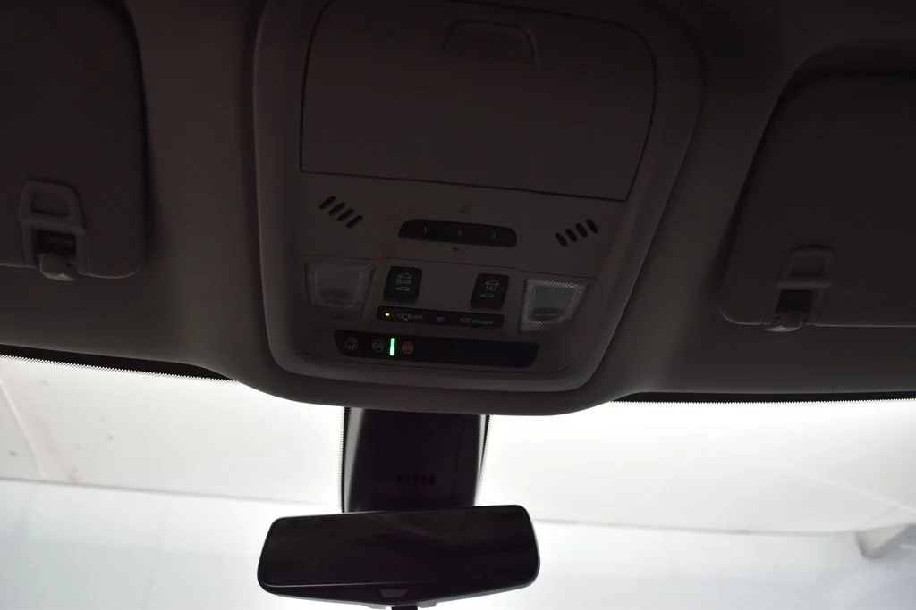 Used 2021 White Frost Buick Avenir image 15