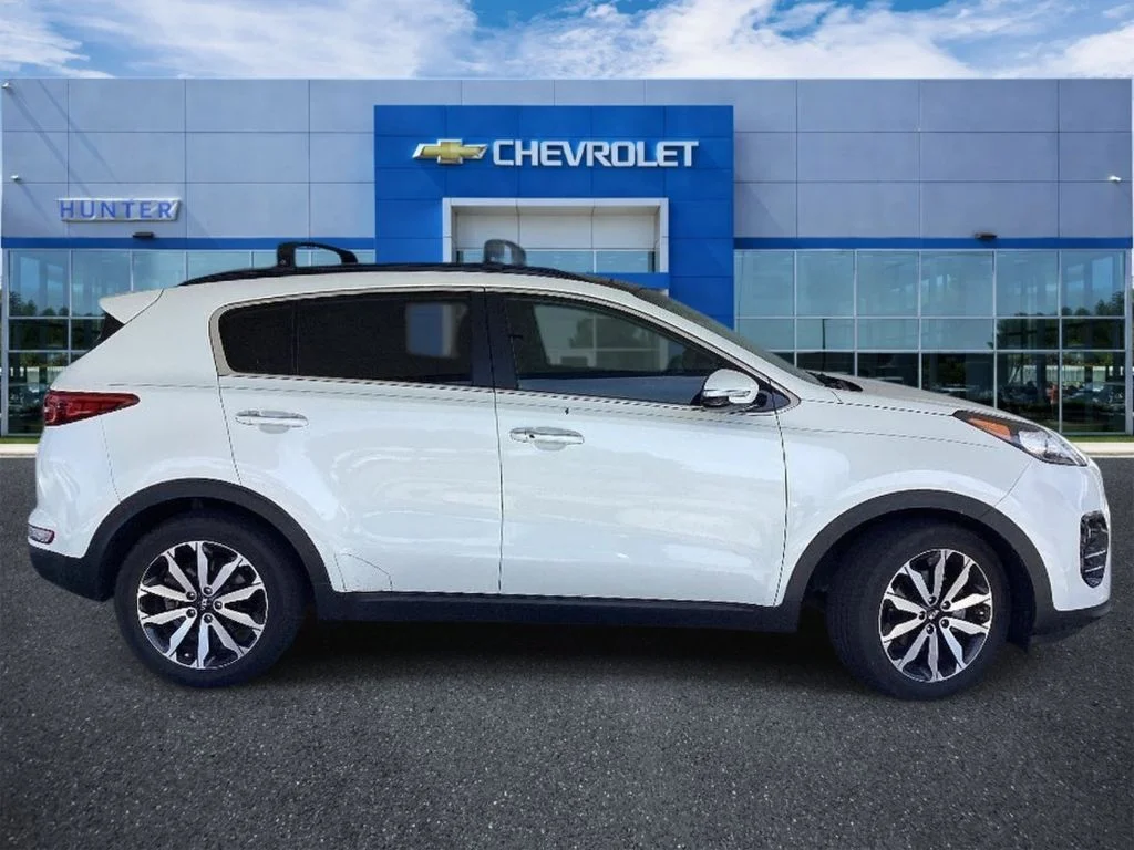 Used 2019 Snow White Pearl Kia EX image 4