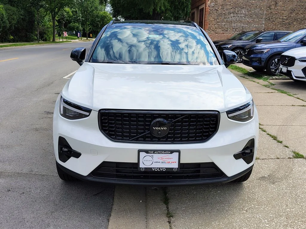 New 2026 Crystal White Volvo Ultra image 5