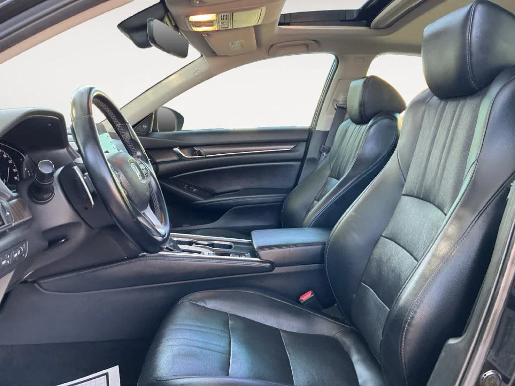 Used 2018 Black Honda Touring image 16