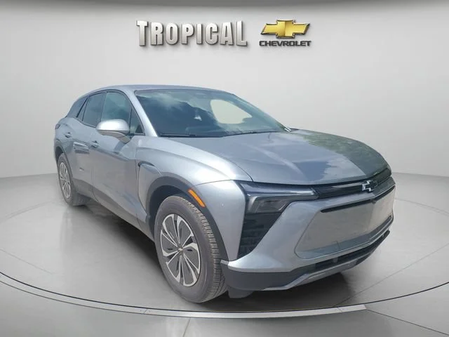 New 2025 Sterling Gray Metallic Chevrolet LT image 7