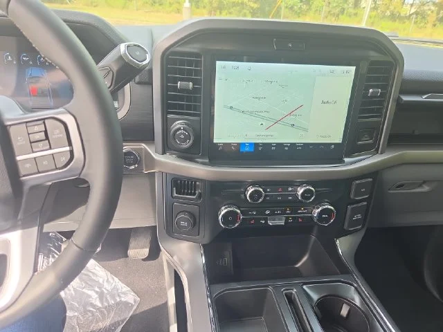 New 2026 Oxford White Ford XLT image 49