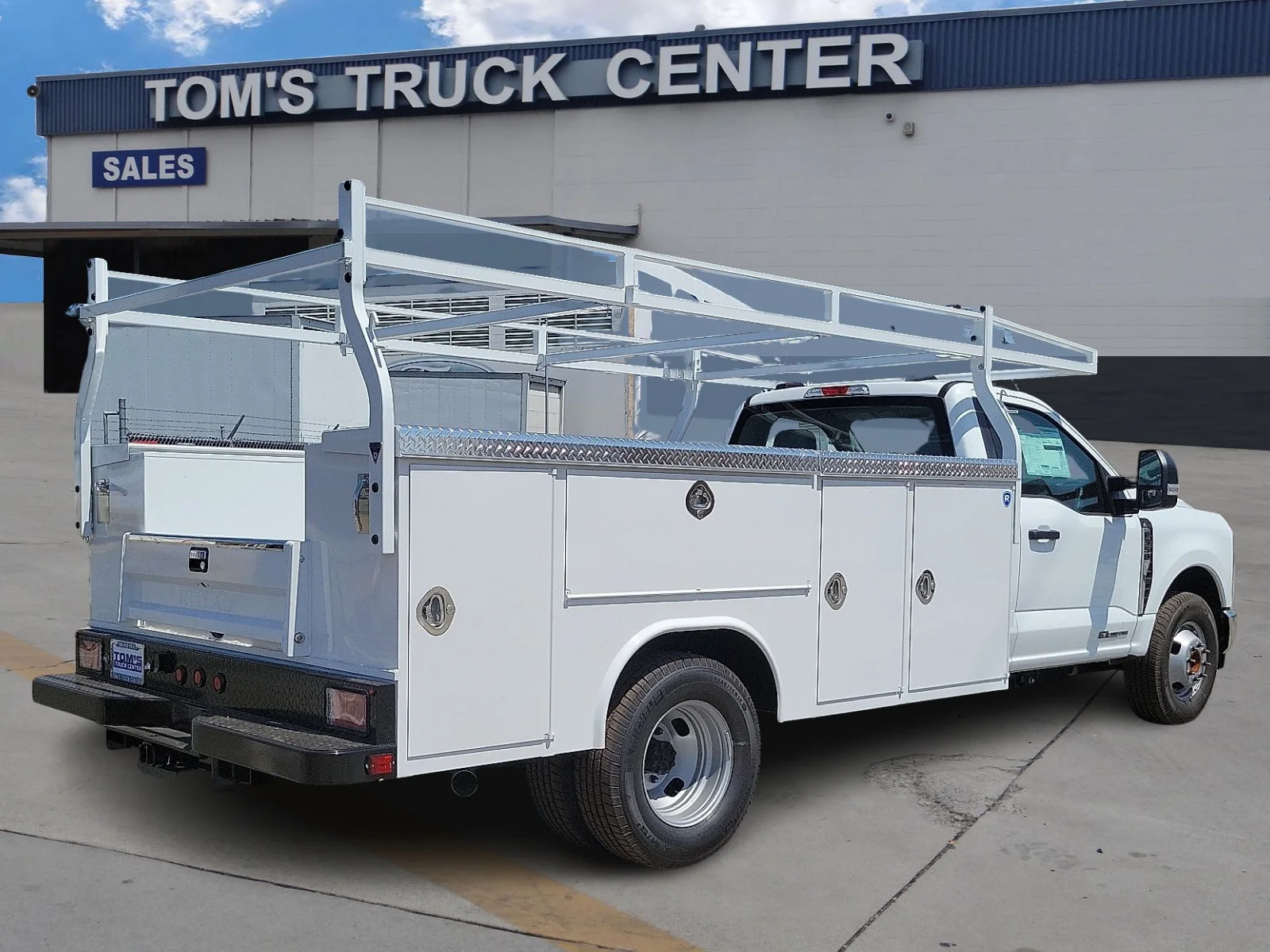 2025 Ford F-350 Super Duty Chassis Cab XL - Photo 3
