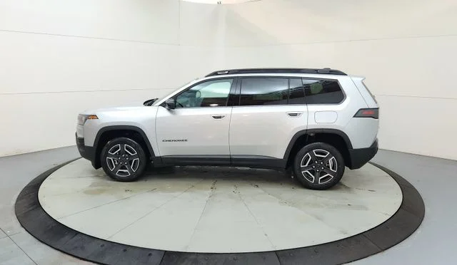 New 2026 Silver Zynith Clear-Coat Exterior Paint Jeep Limited image 6