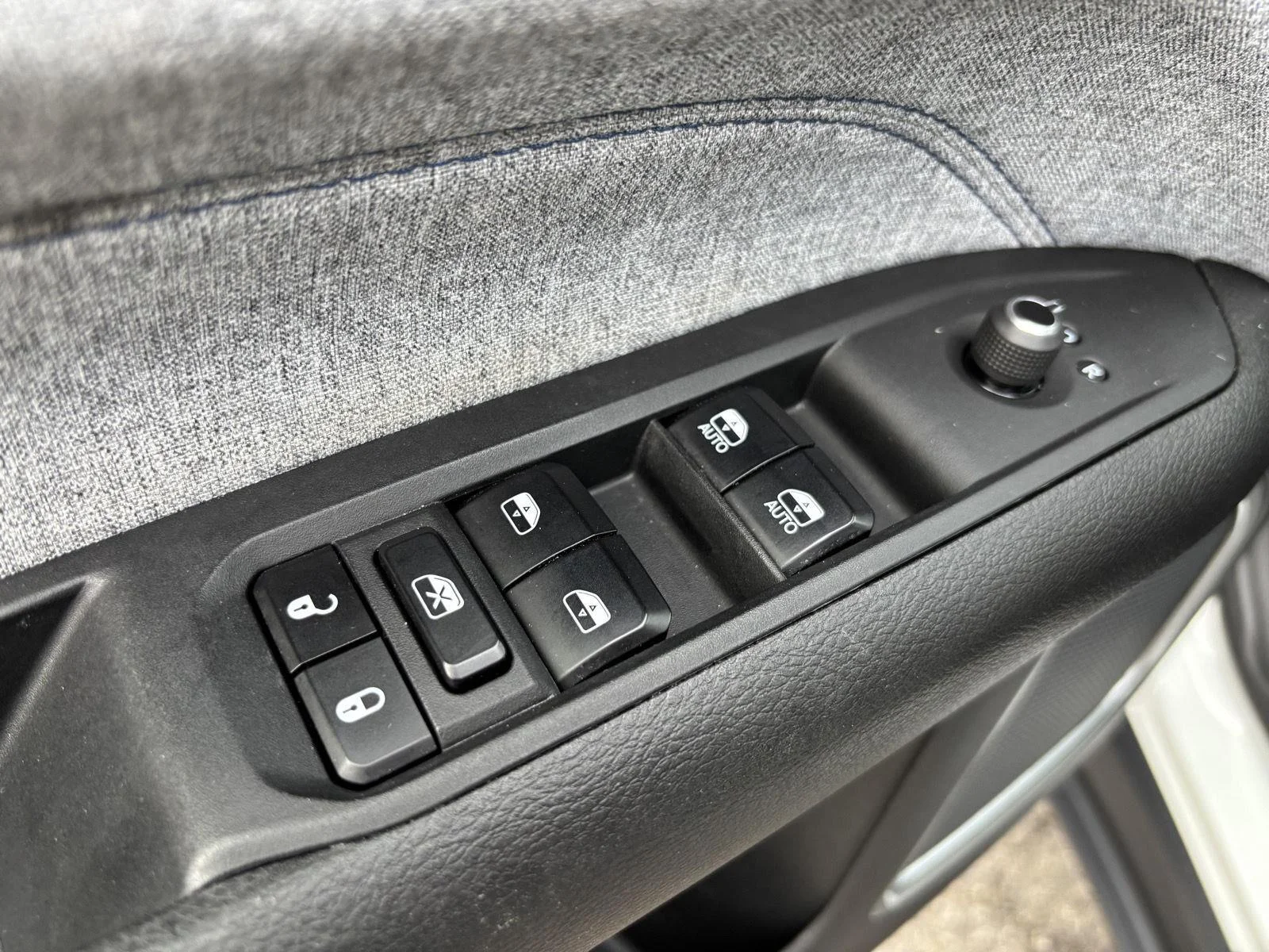 Used 2023 Bright White Clearcoat Jeep Latitude image 16