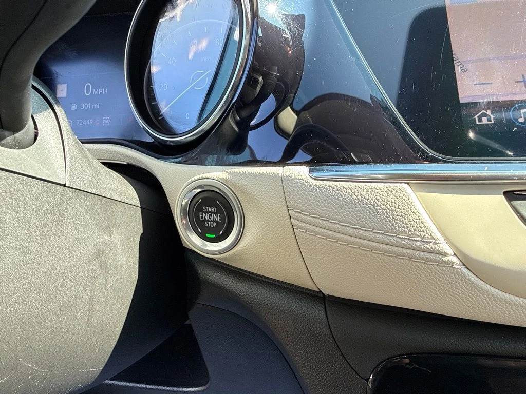 Used 2020 Red Buick Essence image 30