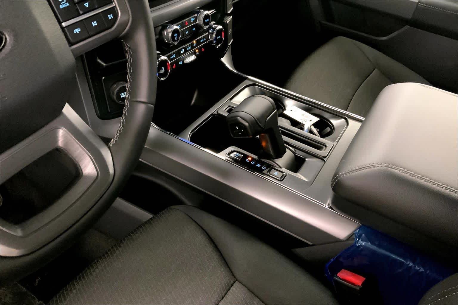 New 2026 Oxford White Ford XLT image 6