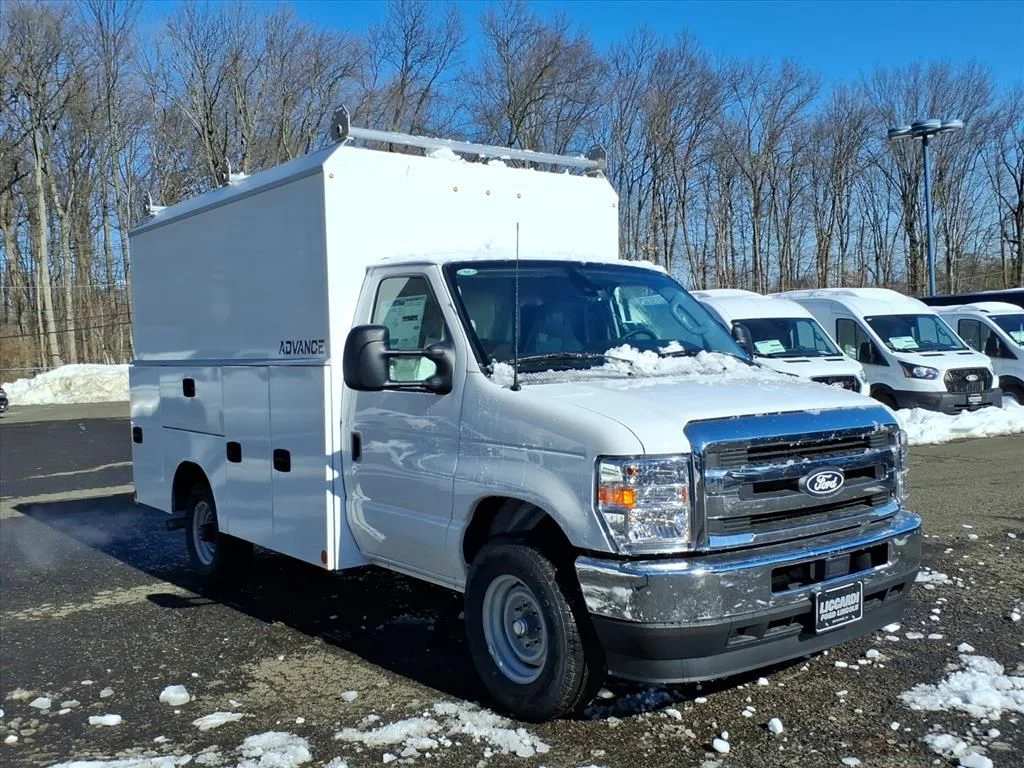 2026 Ford E-Series SRW E-350 Super Duty 138 in WB's photo