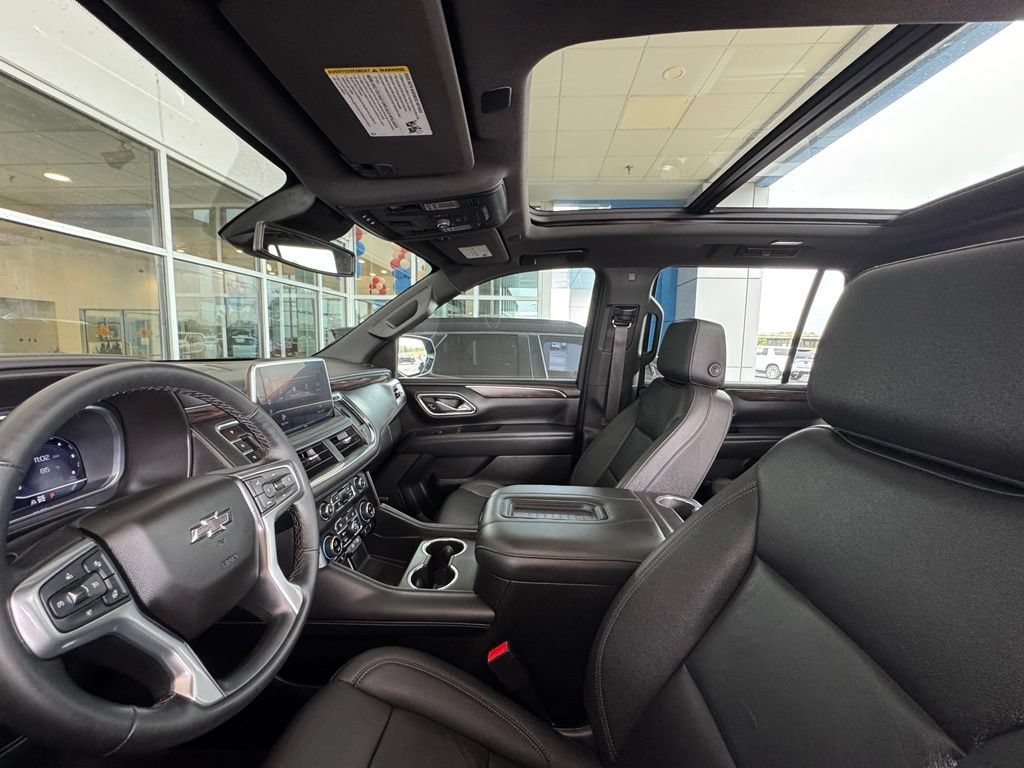 Used 2023 Black Chevrolet Z71 image 21
