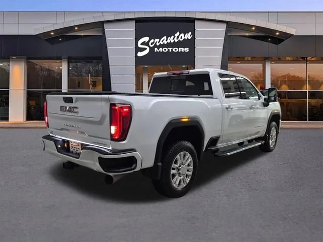 Used 2022 White Frost Tricoat GMC Denali image 5