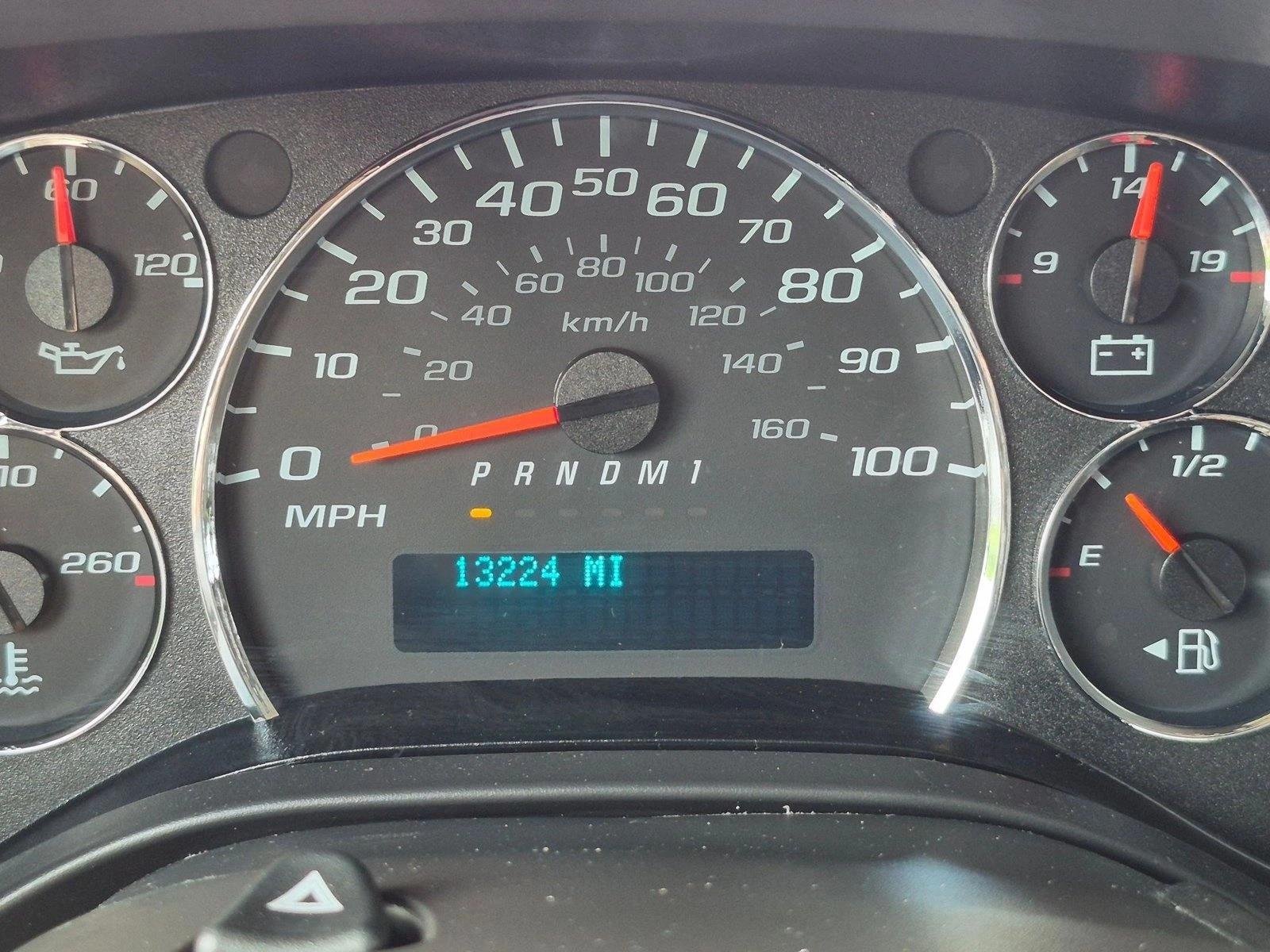 Used 2025 Summit White GMC  image 12