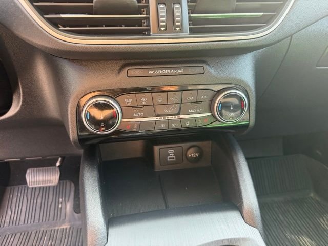 Used 2022 Blue Ford SEL image 6