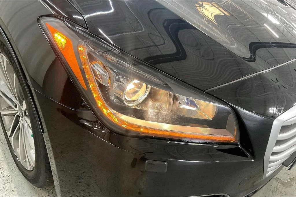Used 2015 Black Hyundai 3.8 image 29