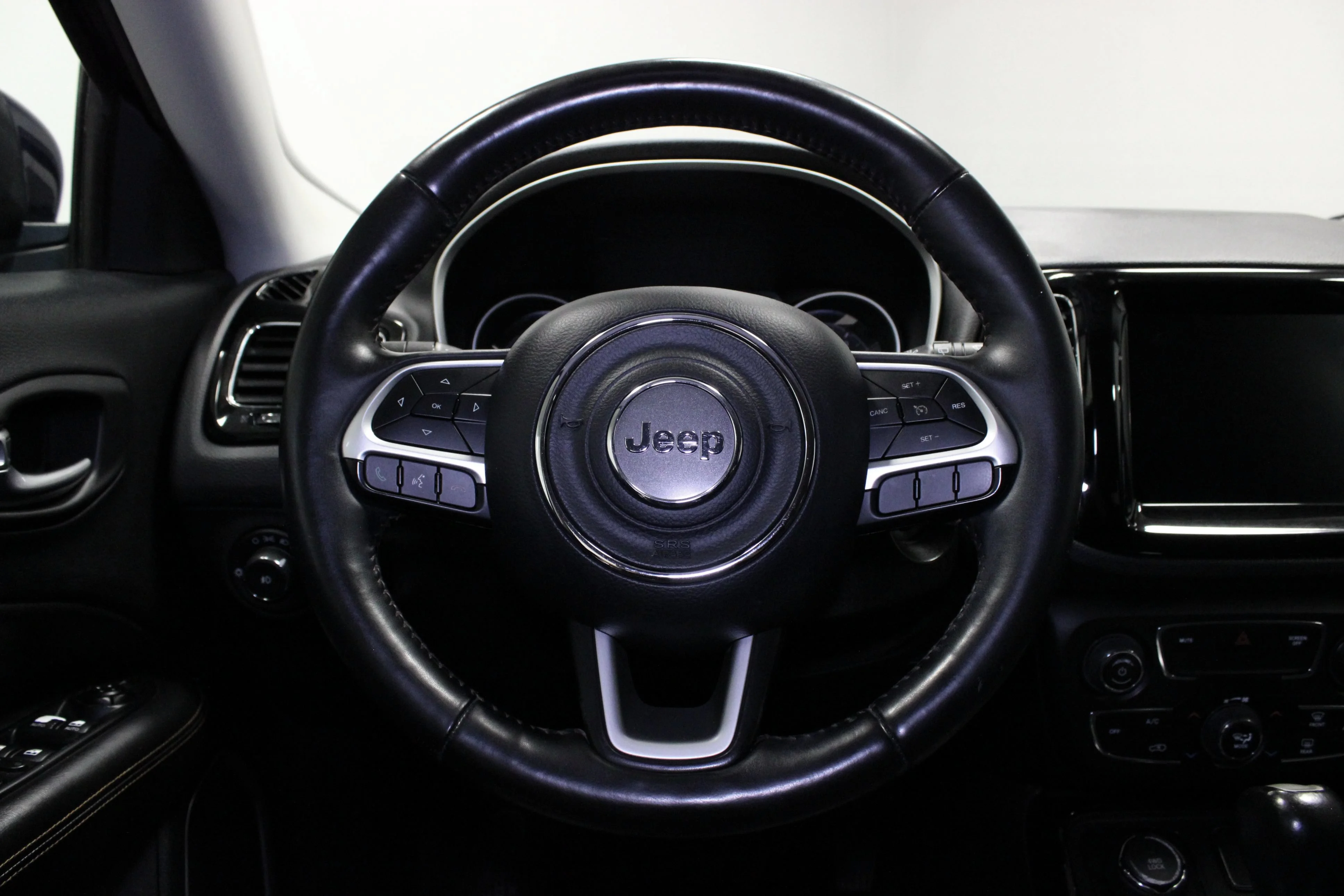 Used 2018 Jazz Blue Pearlcoat Jeep Limited image 20