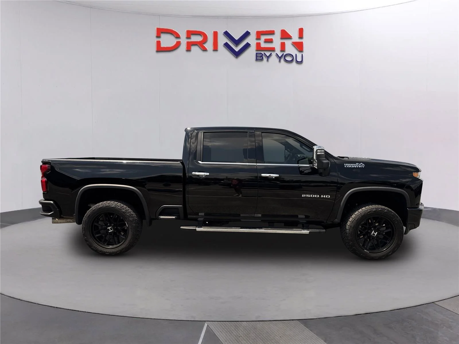 Used 2022 Black Chevrolet High Country image 3