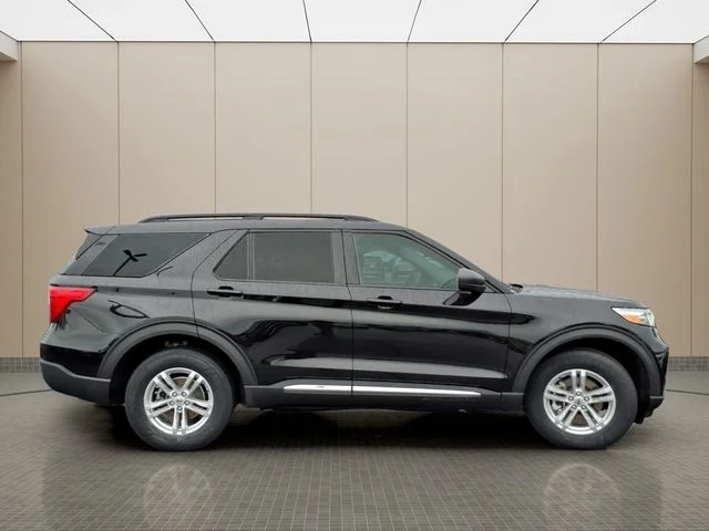 Used 2023 Black Ford XLT image 7