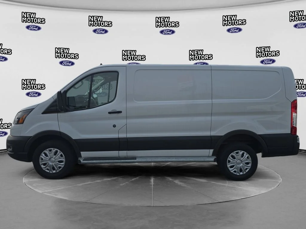 Used 2024 Oxford White Ford Base image 15