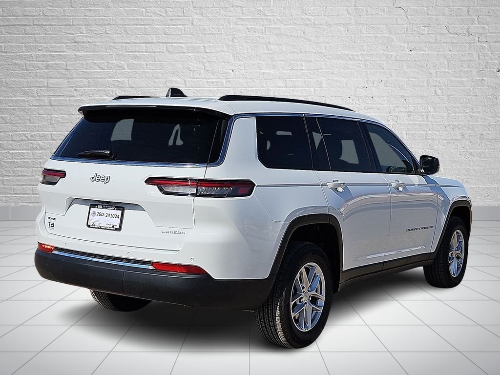 New 2026 Bright White Clear-Coat Exterior Paint Jeep Laredo image 4