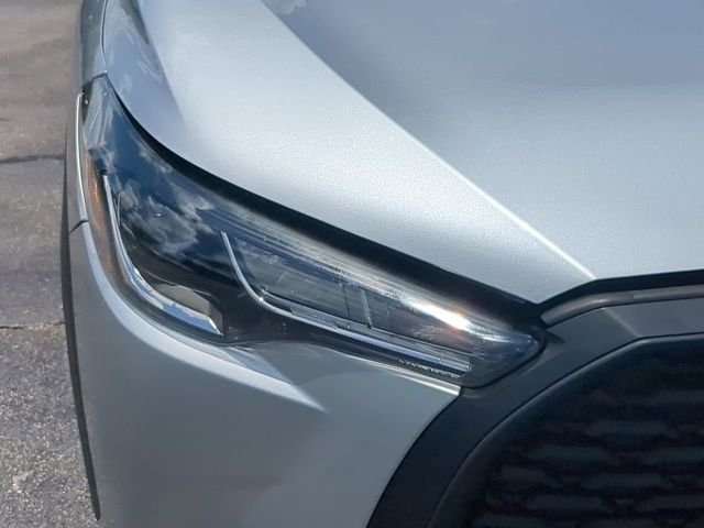 Used 2023 Silver Toyota LE image 10