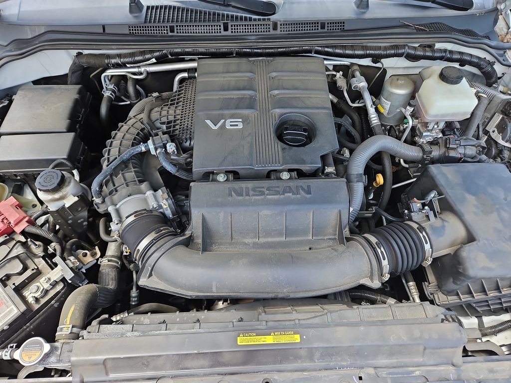 Used 2020 White Nissan SV image 21