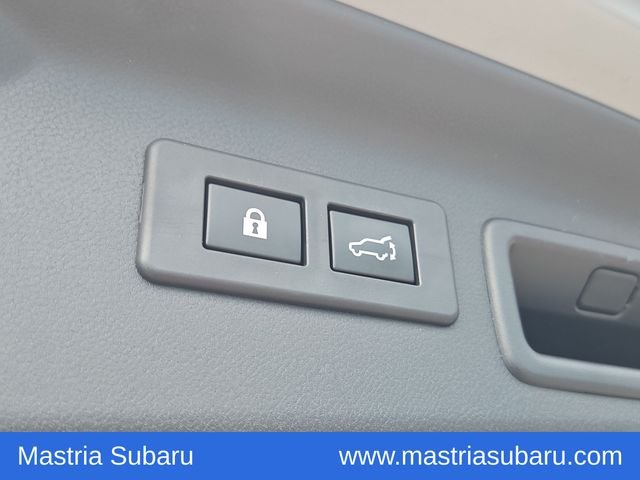 Used 2025 Pearl Subaru Premium image 16