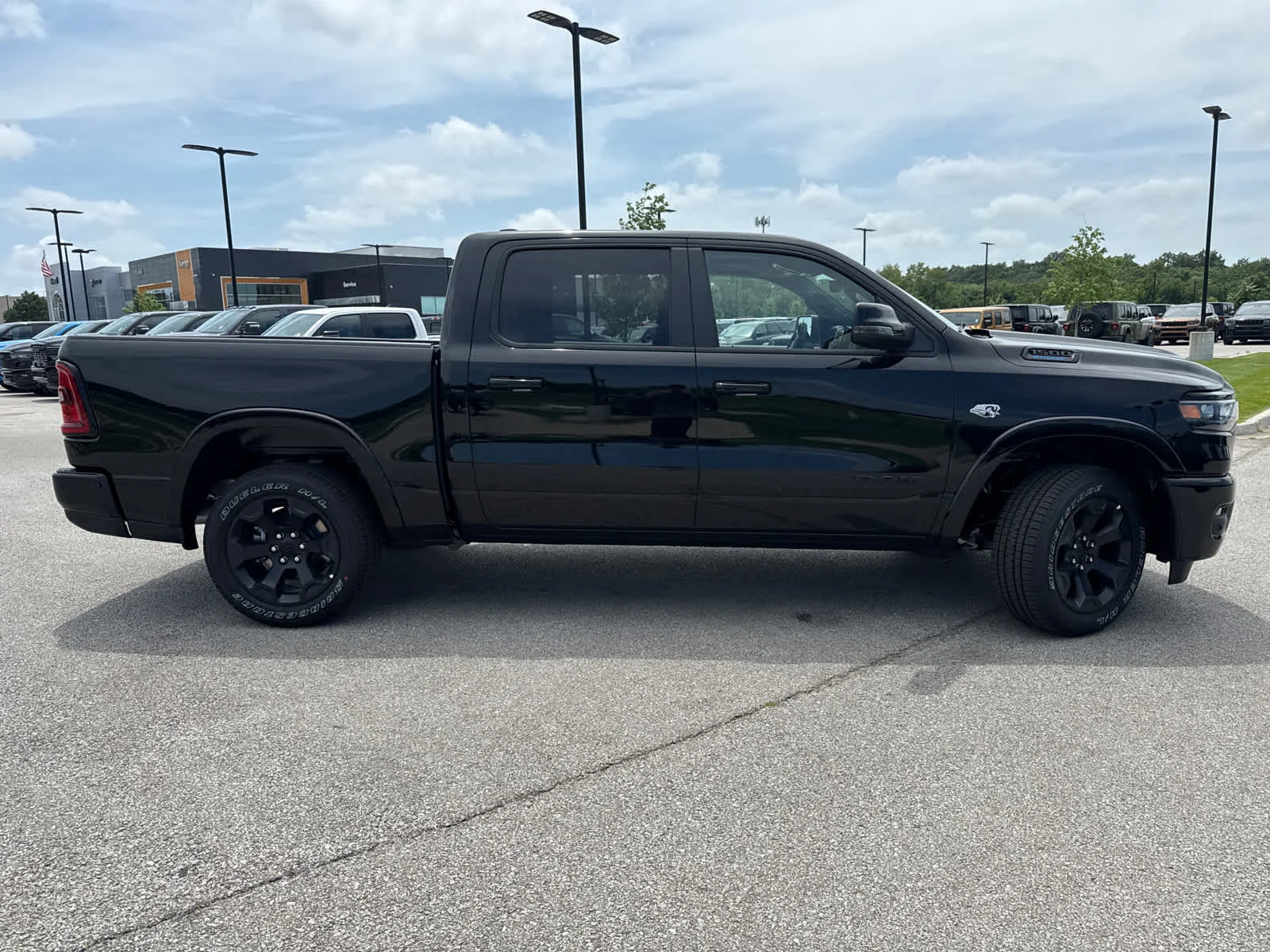 New 2026 Diamond Black Crystal Pearl-Coat Exterior Paint RAM Big Horn image 9