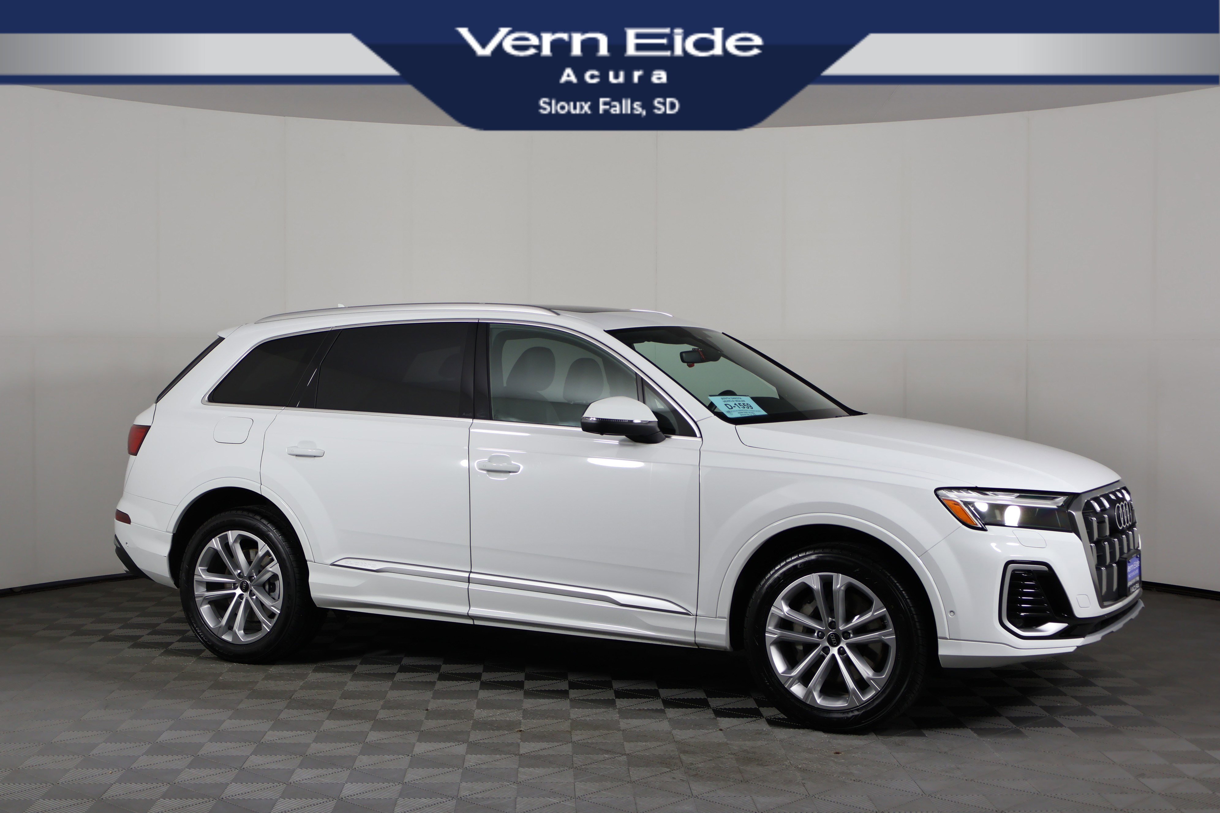 2025 Audi Q7 Premium Plus