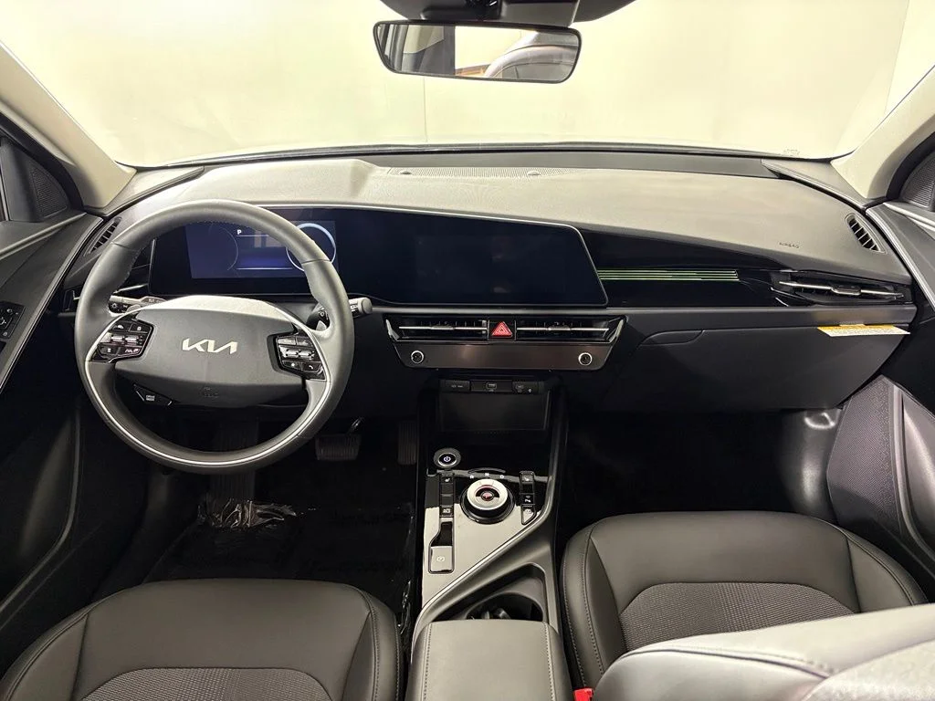 New 2026 Steel Gray Kia WIND image 33