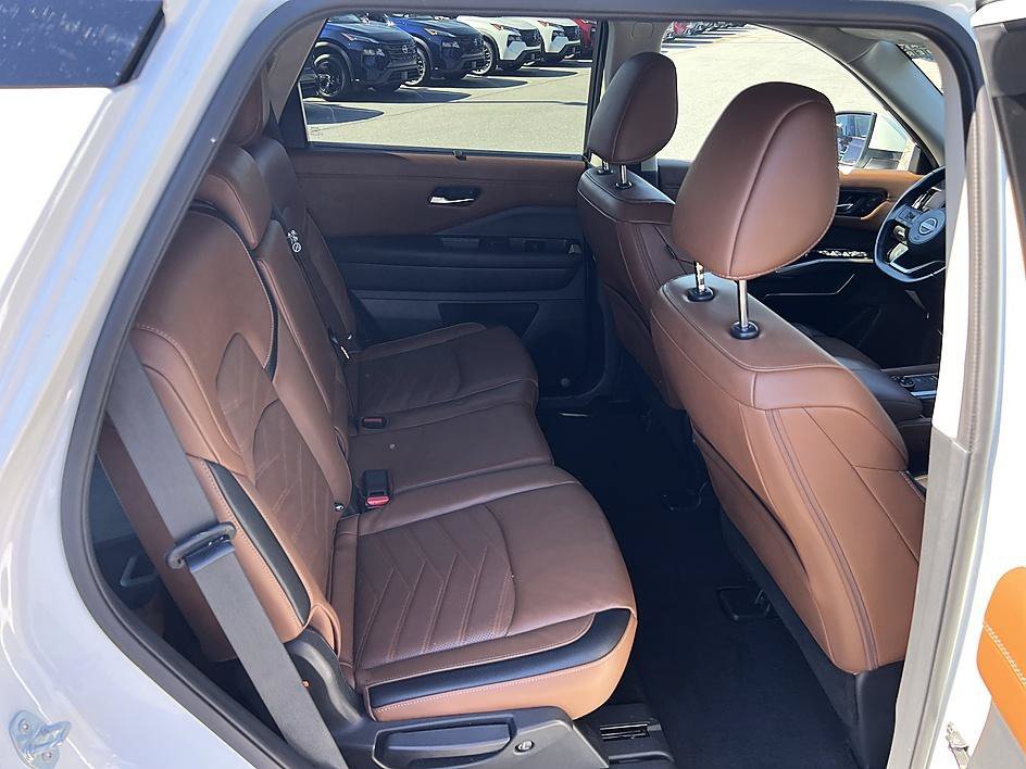 Certified Used 2024 Pearl White Tricoat Nissan Platinum image 16