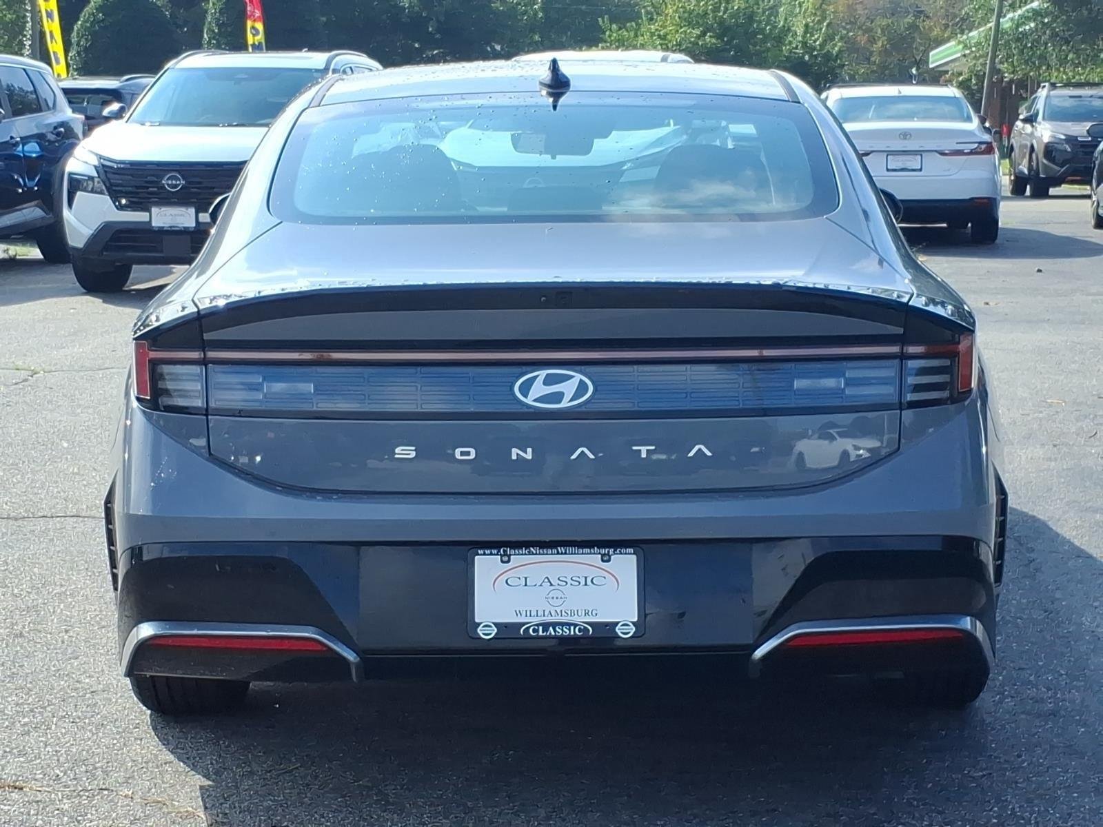 Used 2024 Transmission Blue Hyundai SEL image 8