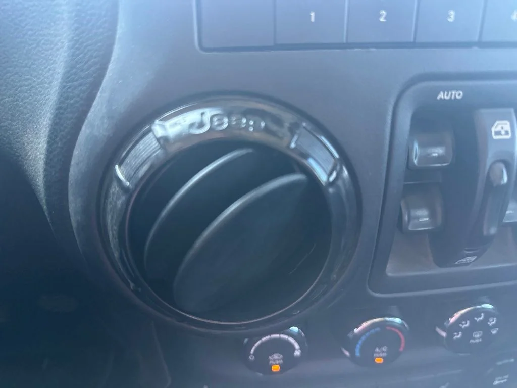 Used 2017 Black Jeep Unlimited Sahara image 11