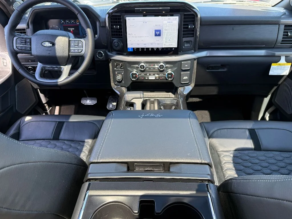 2025 Ford F-150 XLT - Photo 7