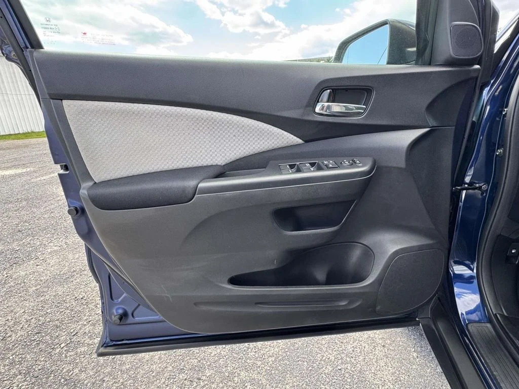 Used 2016  Honda EX image 28