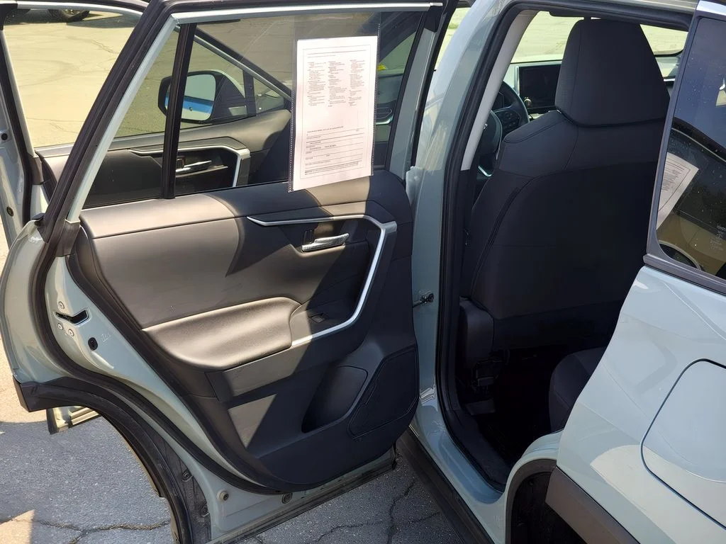 2023 Toyota RAV4 XLE - Photo 26