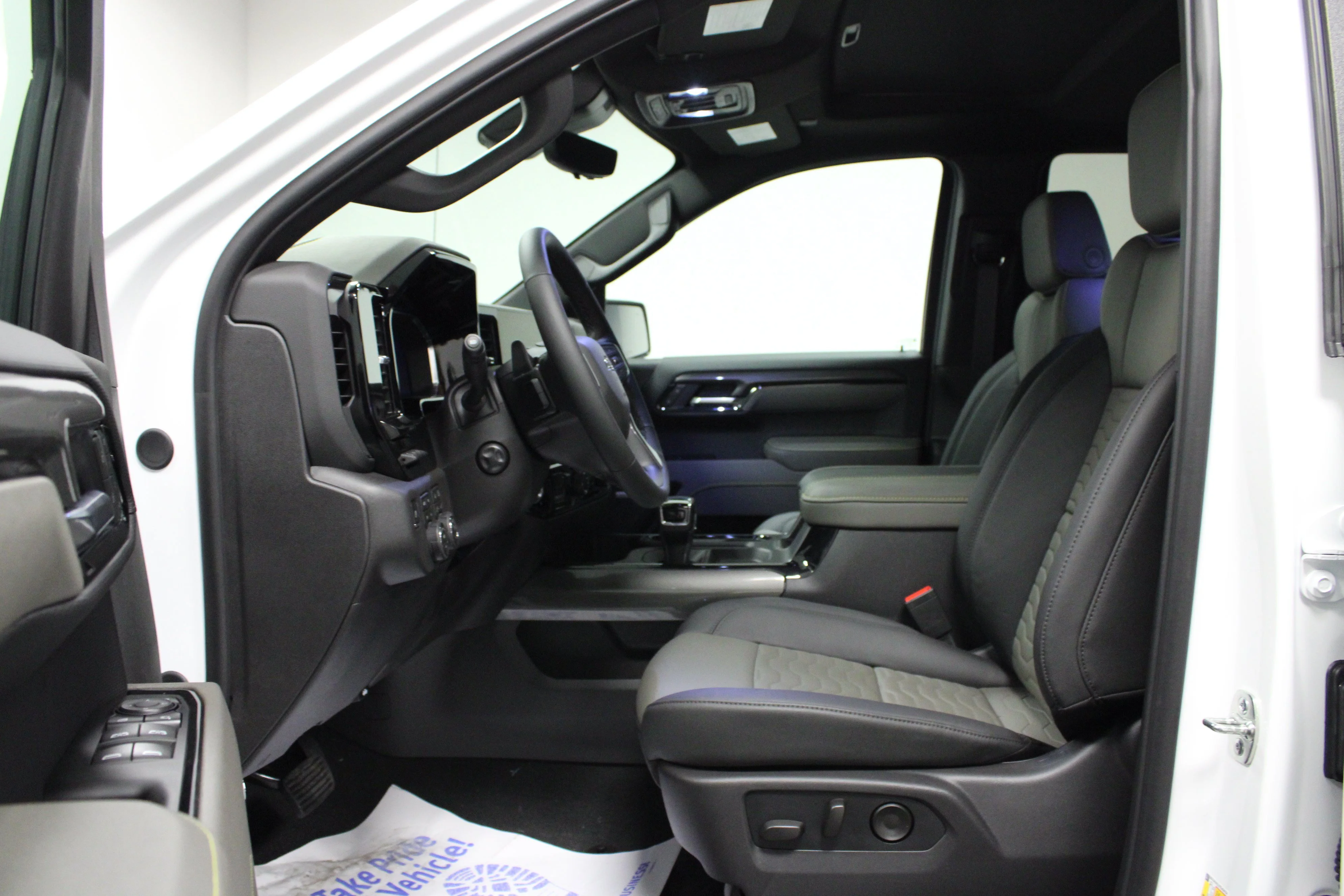 2026 Chevrolet Silverado 1500 ZR2 - Photo 12