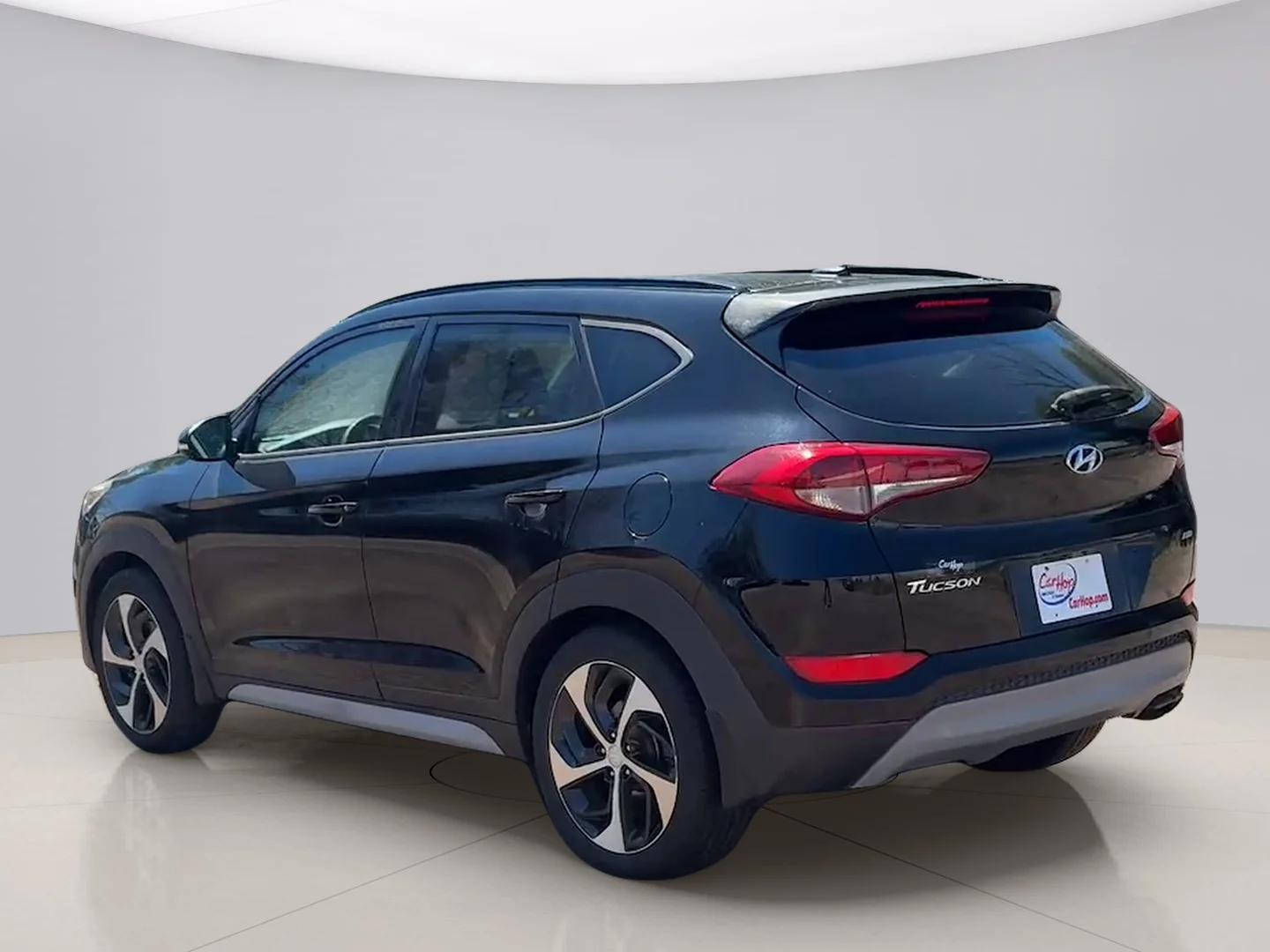 Used 2017 Gray Hyundai SE AWD image 3