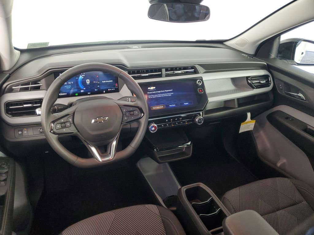 New 2027 Summit White Chevrolet LT image 15
