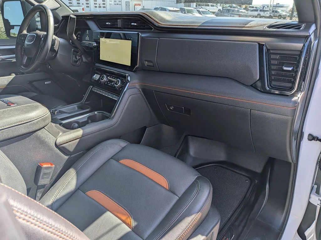 Used 2025 Summit White GMC AT4 image 23