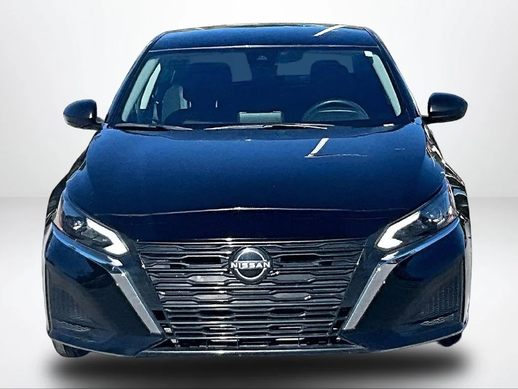 Used 2024 Black Nissan 2.5 SV image 4