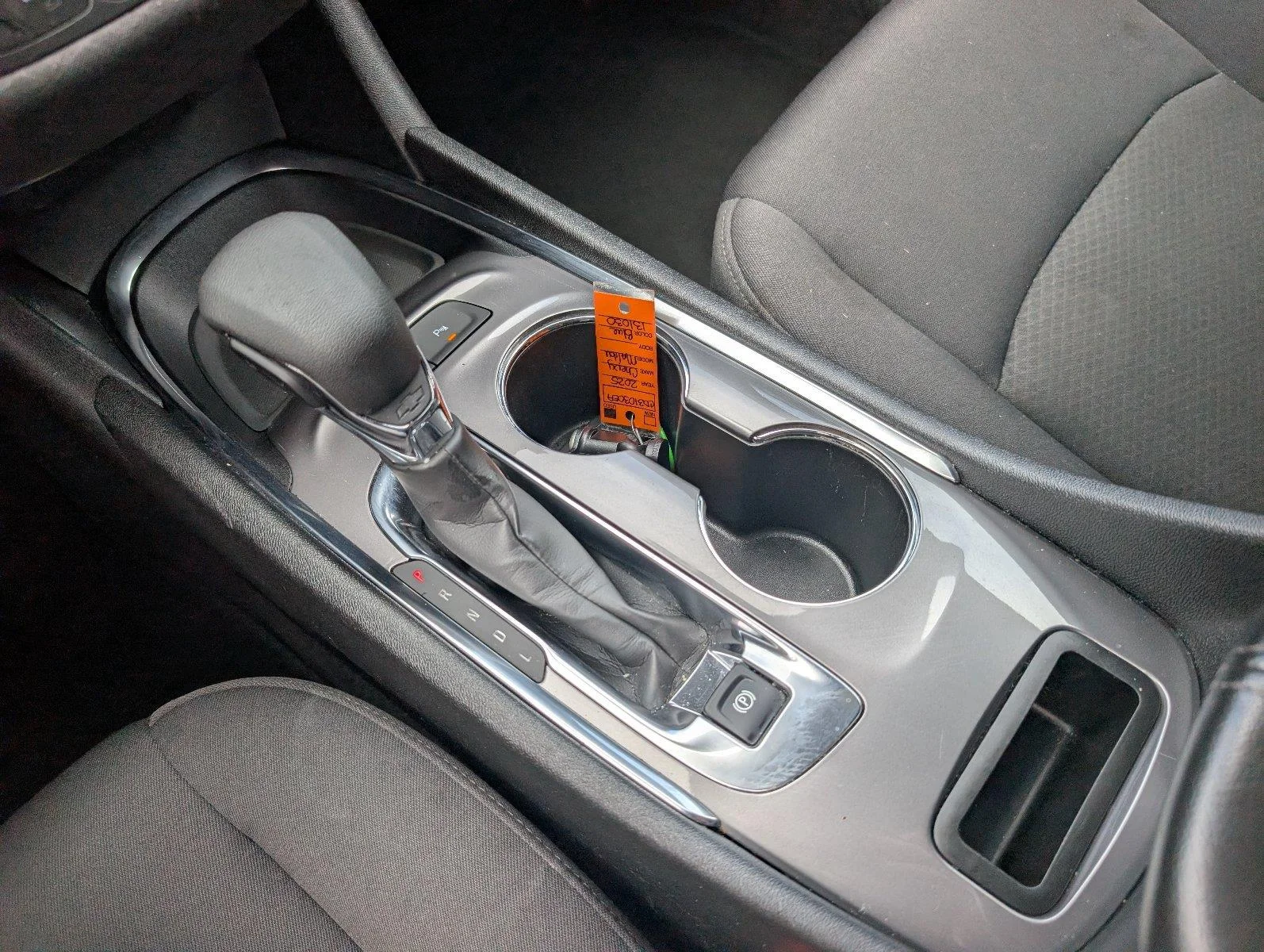Used 2025 Lakeshore Blue Metallic Chevrolet LT image 18