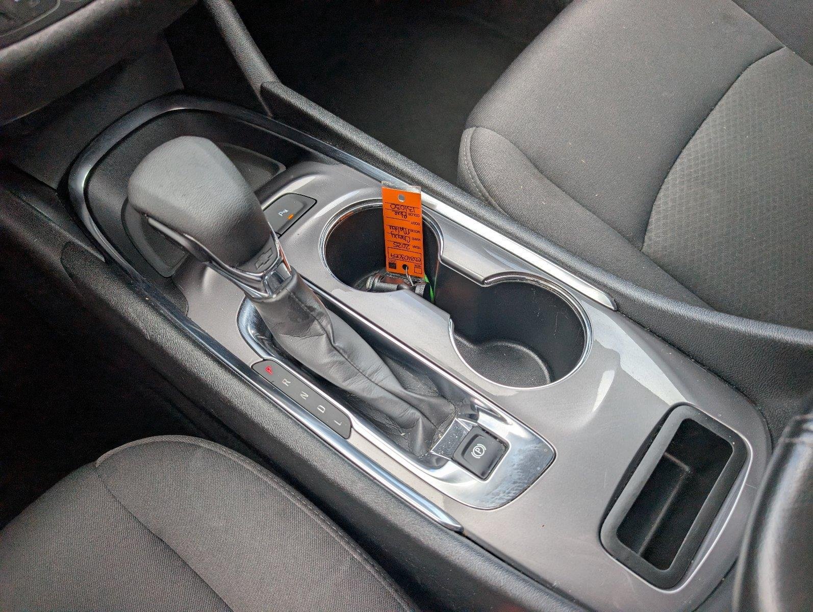 Used 2025 Lakeshore Blue Metallic Chevrolet LT image 18