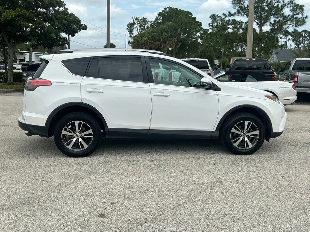 Used 2017 White Toyota XLE image 15