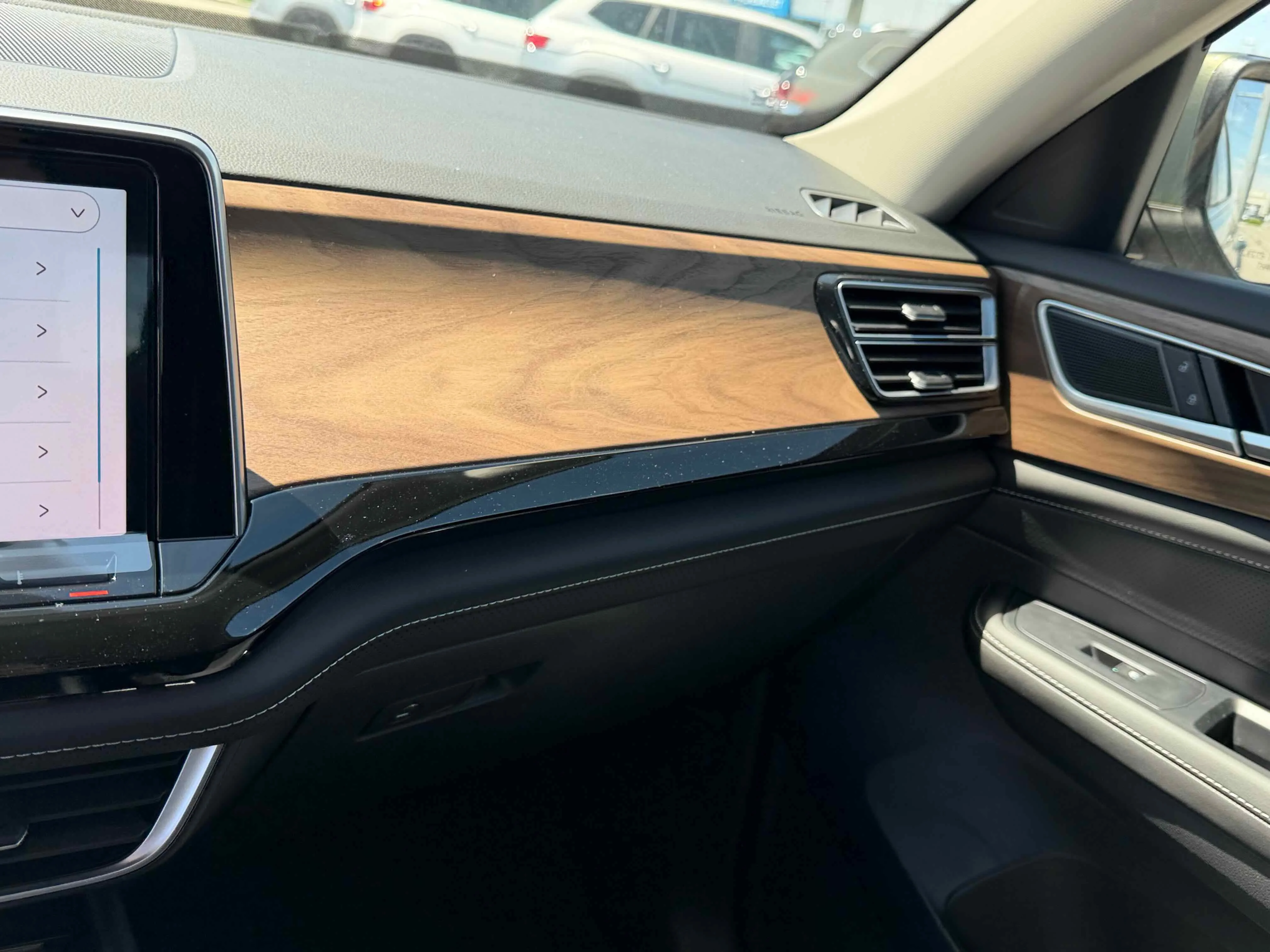 New 2026 Green Volkswagen 2.0T SE w/Technology image 22